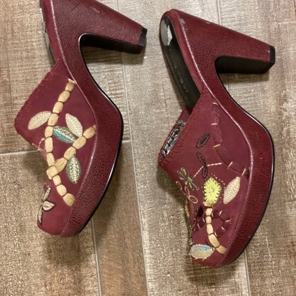 Nine West Women's Floral Embroidered Red/Maroon Suede Clogs - Picture 2 of 11